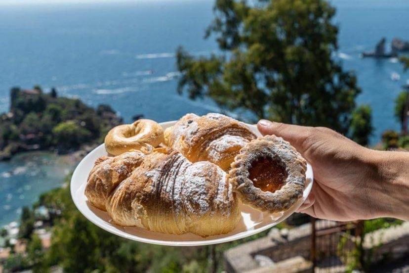 B&B La Bergerie Taormina Bagian luar foto