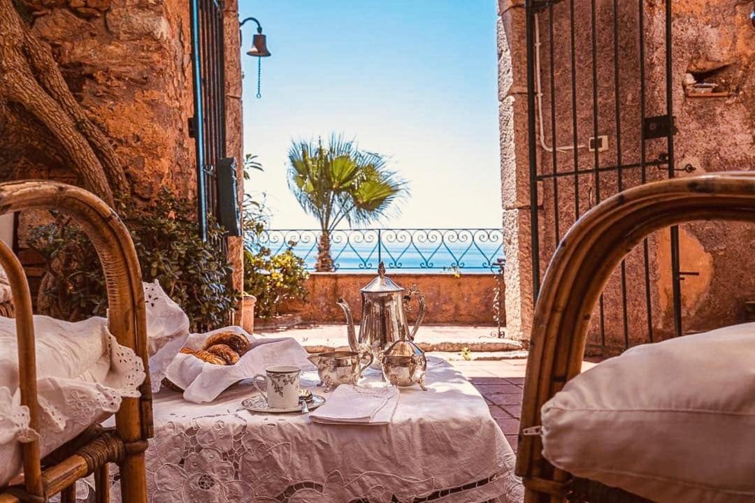 B&B La Bergerie Taormina Bagian luar foto