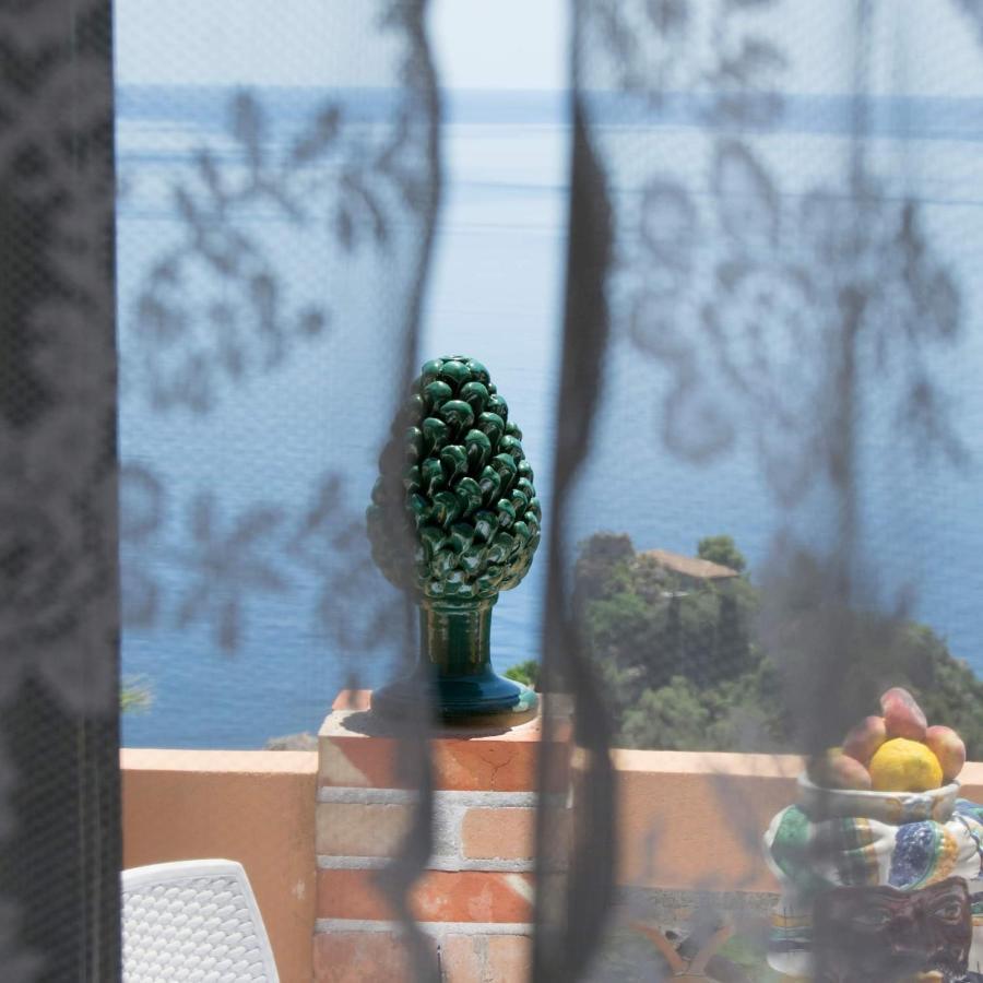 B&B La Bergerie Taormina Bagian luar foto