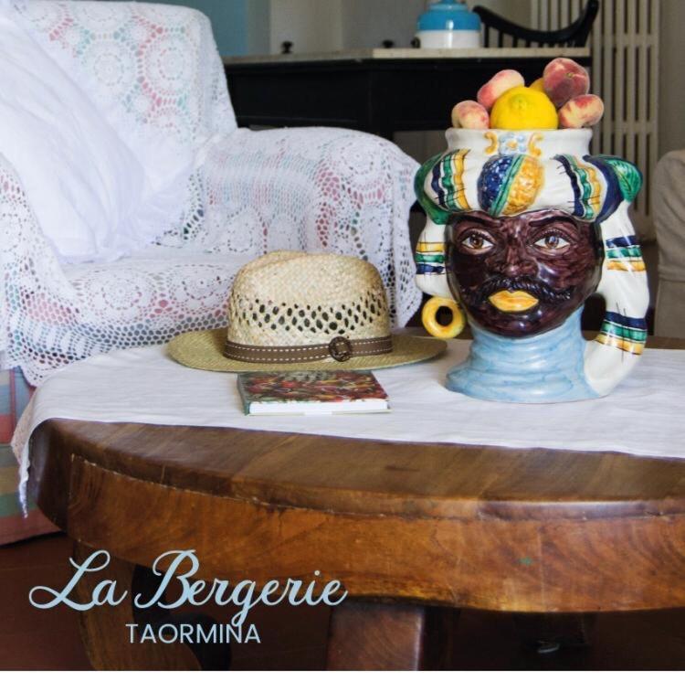 B&B La Bergerie Taormina Bagian luar foto