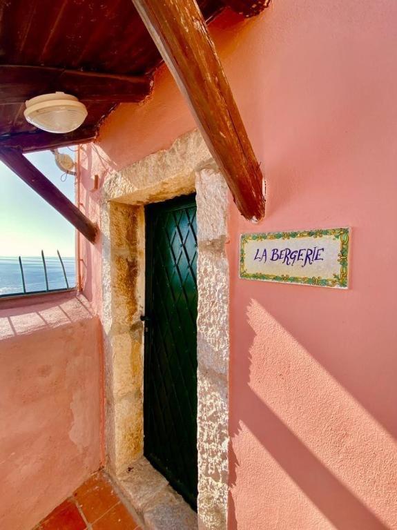 B&B La Bergerie Taormina Bagian luar foto