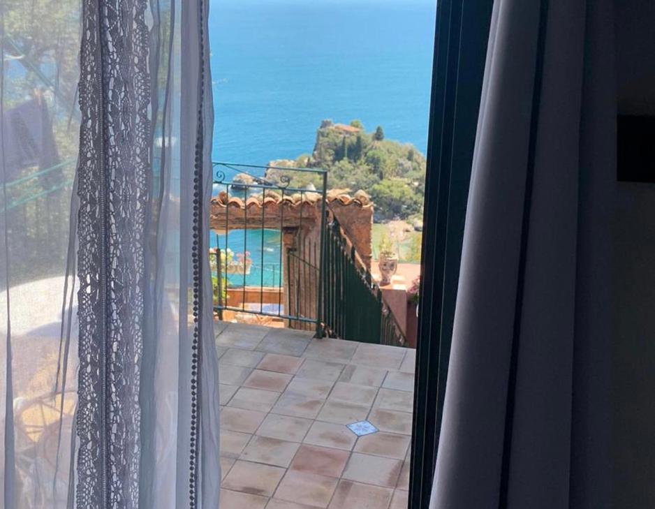 B&B La Bergerie Taormina Bagian luar foto